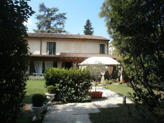 Albergo Dimora Storica Antica Hostelleria Crema Bagian luar foto