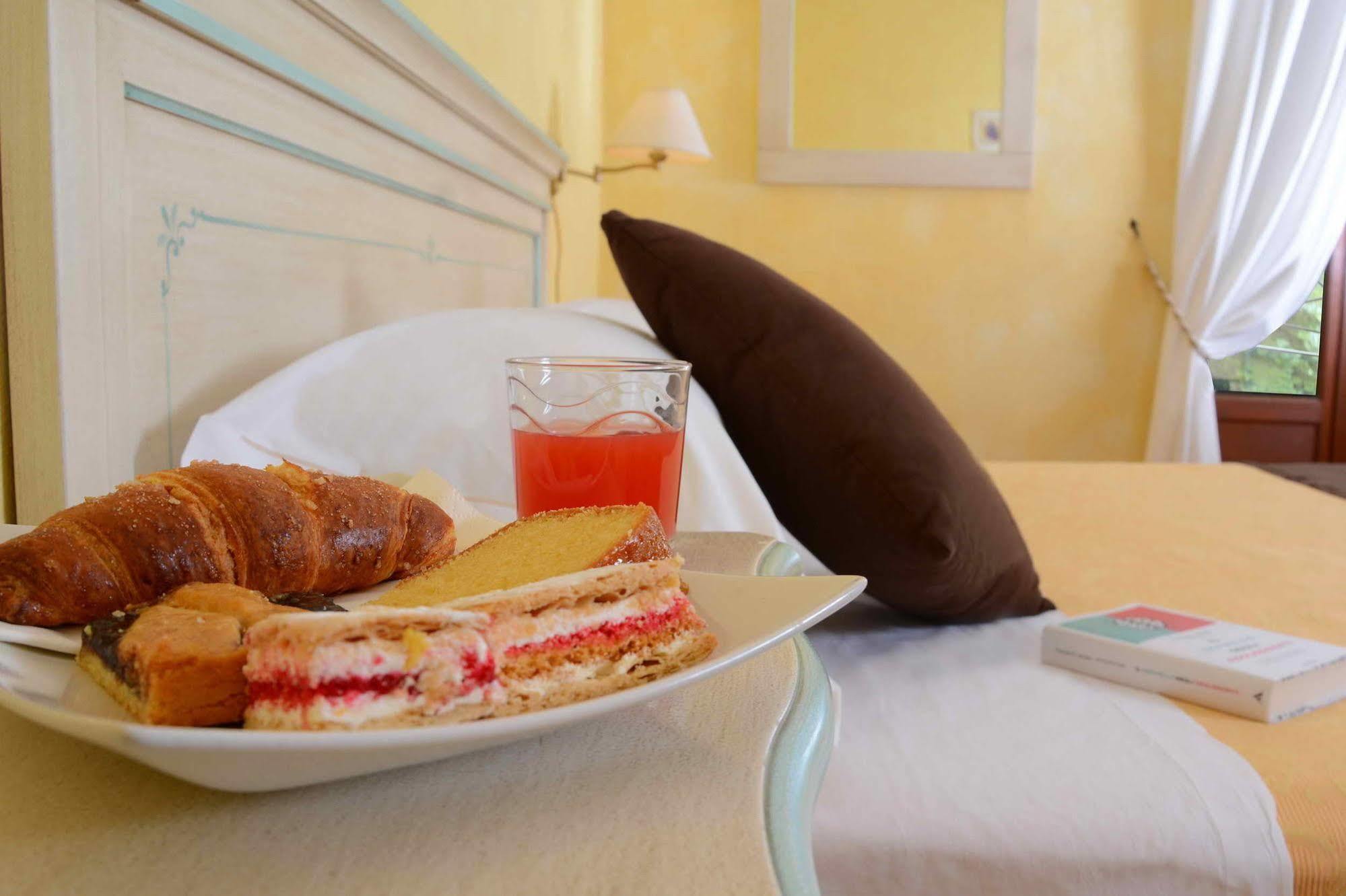 Albergo Dimora Storica Antica Hostelleria Crema Bagian luar foto